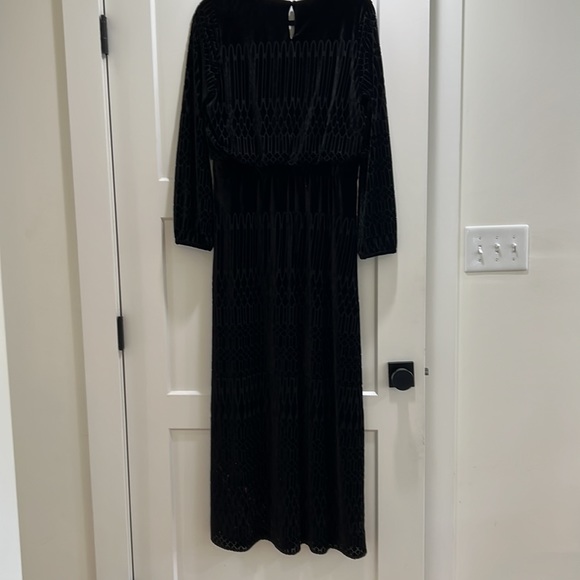 Chico’s Long Black Velvety Dress Size 1 - Picture 4 of 6